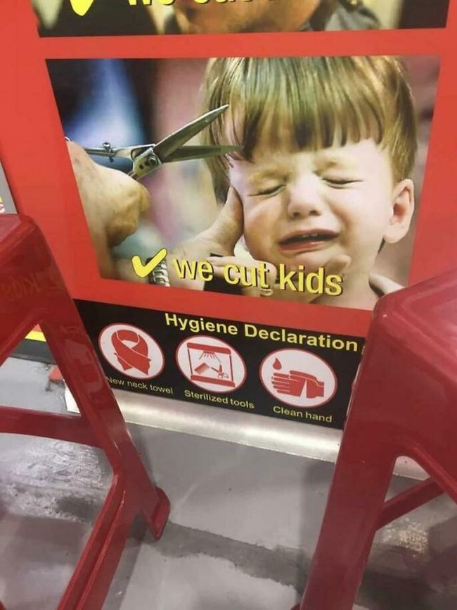 Sepertinya ada yang salah dengan kalimat di iklan yang satu ini. Kalau tulisannya we cut kids gini bikin yang mau potong rambut auto nggak jadi deh.. Foto: Reddit
