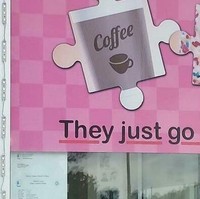 Potongan puzzlenya sepertinya nggak cocok nih. Entah apa tujuannya membuat potongan puzzle yang sama persis seperti ini. Foto: Reddit