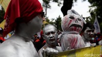 Diketahui, dalam aksi tersebut buruh meminta Gubernur DKI Jakarta Anies Baswedan untuk menaikkan upah minimum provinsi (UMP) DKI 5% di 2022. 