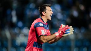 Kiper Terbaik Saat Ini Versi Buffon Bukan Donnarumma