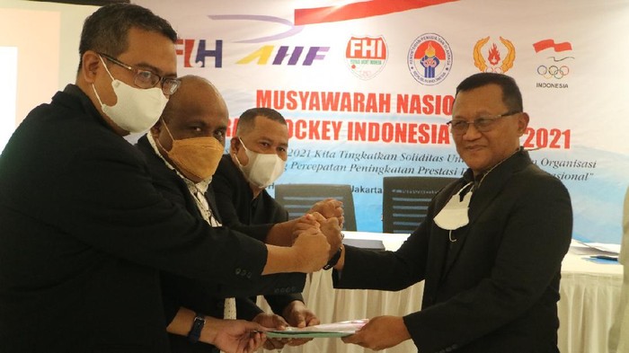 Mayor Jenderal TNI AD, Budi Sulistijono terpilih secara aklamasi menjabat sebagai Ketua Umum Pengurus Pusat Federasi Hockey Indonesia (PP FHI) periode 2021-2025.