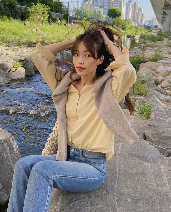 Hwang Se On pun sempat muncul dalam drama Korea The King: Eternal Monarch sebagai salah satu penjaga istana. Tahun ini, dirinya lebih dulu muncul sebagai kekasih P.O Block B dalam drama Korea Mouse. Foto: dok. Instagram seonihwang