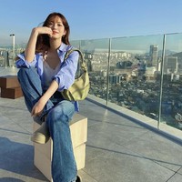 Saat ini, Hwang Se On berada di bawah naungan KeyEast Entertainment. Ia memulai debut aktingnya sebagai pemeran pendukung drama Korea Madame Antoine: The Love Theraphist pada 2016. Foto: dok. Instagram seonihwang