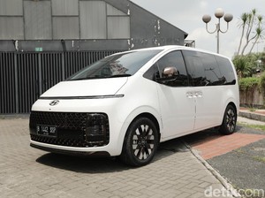 Tes Hyundai Staria Signature 9: MPV Mewah Muat 9 Orang!