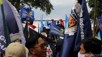 Ketua DPD FSP LEM SPSI Jabar Muhamad Sidarta mengatakan buruh sejatinya hanya meminta penyesuaian upah berdasarkan pertumbuhan ekonomi dan inflasi serta masih dalam koridor regulasi yang berlaku usai putusan MK. Atas kegiatan ini, pihaknya meminta maaf kepada masyarakat di Bandung apabila terganggu aktivitasnya. Menurut dia, kegiatan ini semata-mata guna memperjuangkan hak buruh.