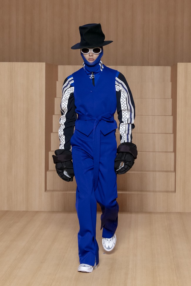 Koleksi busana Louis Vuitton Menswear Spring/Summer 2022 termasuk salah satu karya terakhir dari desainer Virgil Abloh sebelum meninggal dunia di usia 41 tahun. Virgil meninggal setelah melawan kanker langka selama dua tahun. Foto:  dok. Getty Images/Kristy Sparow.