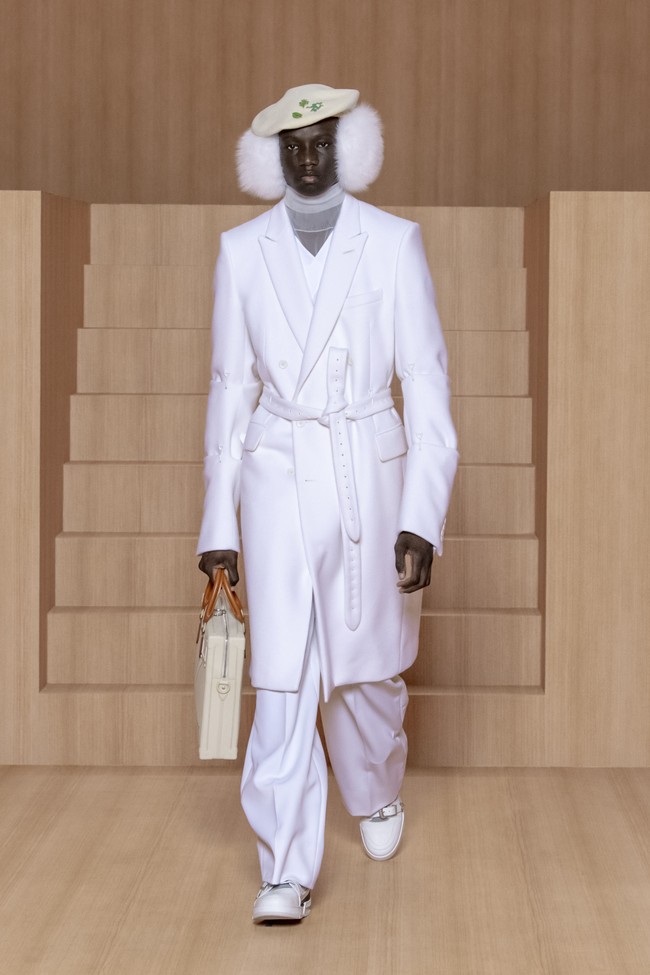 Koleksi busana Louis Vuitton Menswear Spring/Summer 2022 termasuk salah satu karya terakhir dari desainer Virgil Abloh sebelum meninggal dunia di usia 41 tahun. Virgil meninggal setelah melawan kanker langka selama dua tahun. Foto:  dok. Getty Images/Kristy Sparow.