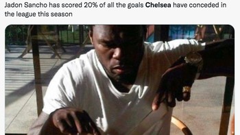 Meme fans MU untuk menyindir Chelsea. Tidak rugi membeli Jadon Sancho. Foto: (Twitter)