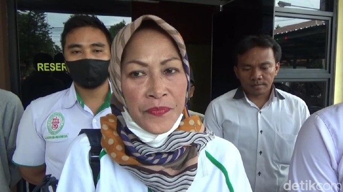 Mimin. istri muda Yosep
