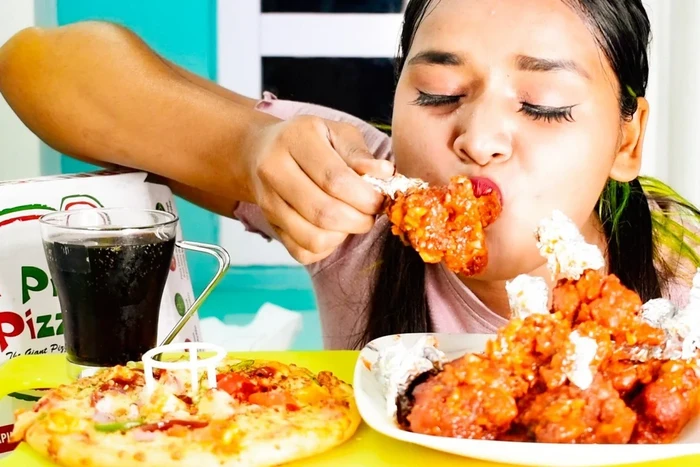 Mukbang Populer di India, Ada yang Lahap 4 Kg Nangka hingga 50 Omelet! Mukbang Populer di India, Ada yang Lahap 4 Kg Nangka hingga 50 Omelet!