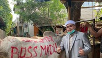 Ameer punya bisnis madu yang kerap dipromosikan lewat Instagramnya. Ia juga menamai bisnisnya ini Bos Madu. Sementara Nadzira disebut sebagai Ratu Madu. Foto: Instagram @ameer_azzikra