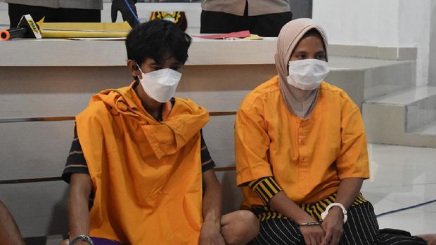 Orang tua penganiaya anak hingga tewas di Muba, Sumsel (dok. Istimewa) Orang tua penganiaya anak hingga tewas di Muba, Sumsel (dok. Istimewa)