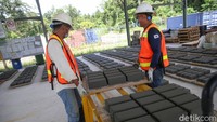 Dengan pemanfaatan tailing sebagai bahan perkerasan jalan maka akan mengurangi limbah produksi pengolahan bijih emas dan tembaga. Selain dimanfaatkan untuk pertanian, Freeport juga mendayagunakan tailing atau limbah tambang tersebut untuk membangun jalan dan gedung.