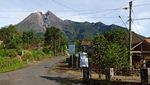 Penampakan Puncak Gunung Merapi yang Menawan Mata Pagi Ini