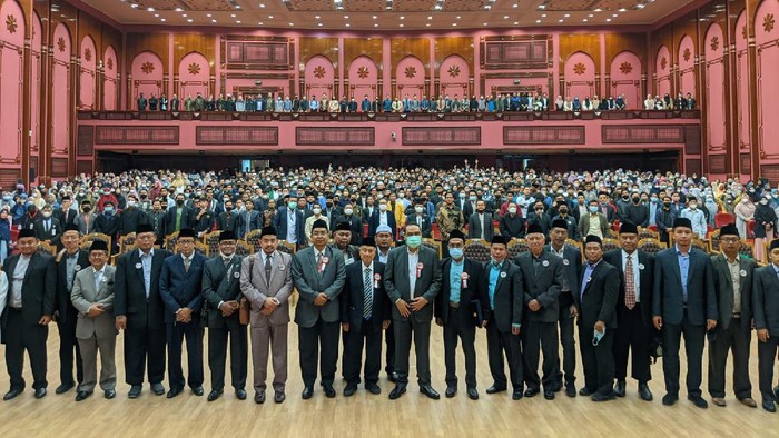 Memimpin Forum Komunikasi Pesantren Muadalah (FKPM), Waketum Dewan Masjid Indonesia (DMI) Komjen Pol (P) DR H Syafruddin MSi berkunjung ke Al-Azhar, Mesir.