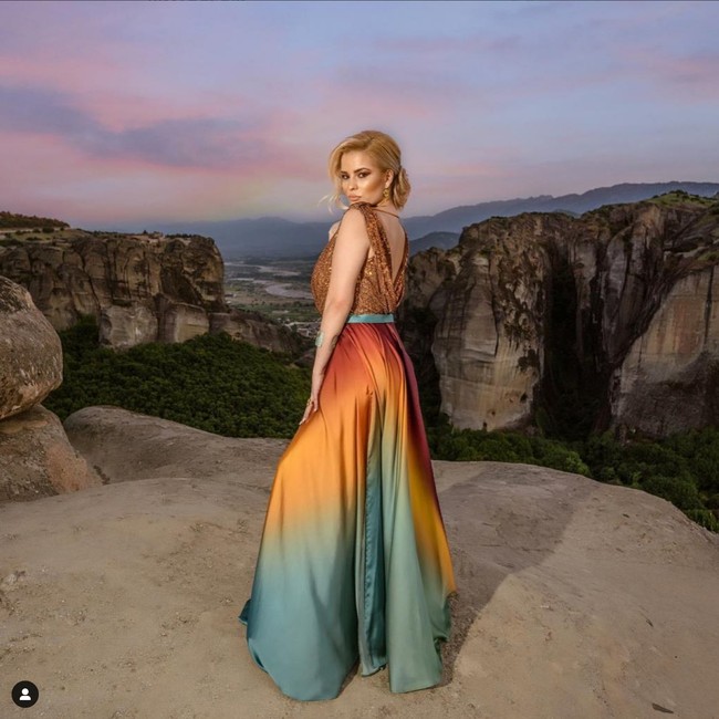 Namun pada awal Oktober 2021, Rafaela mengumumkan bahwa dia tidak mau menghadiri Miss Universe 2021. Dia melakukan itu karena Israel yang menjadi tuan rumah Miss Universe ke-70. Foto: Dok. Instagram @plastira_rafaela