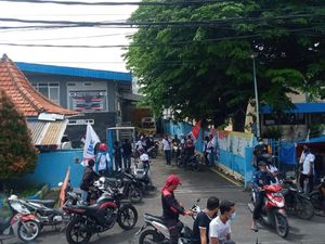 Sebelum Demo, Ratusan Buruh Sweeping Kawasan Industri SIER
