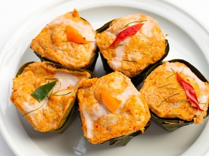 Resep Ikan Kukus Kari Merah yang Gurih Pedas Khas Thailand
