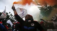 Sebelumnya, massa buruh berdemo meminta Gubernur DKI Jakarta Anies Baswedan mencabut Surat Keputusan (SK) upah minimum provinsi (UMP) 2021.