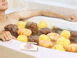 Siap-siap Lapar, Bisa Menikmati Aroma Mie Instan Sambil Berendam