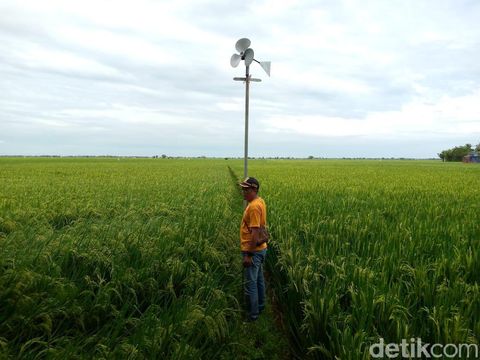 Sistem peringatan dini karya warga Karawang.