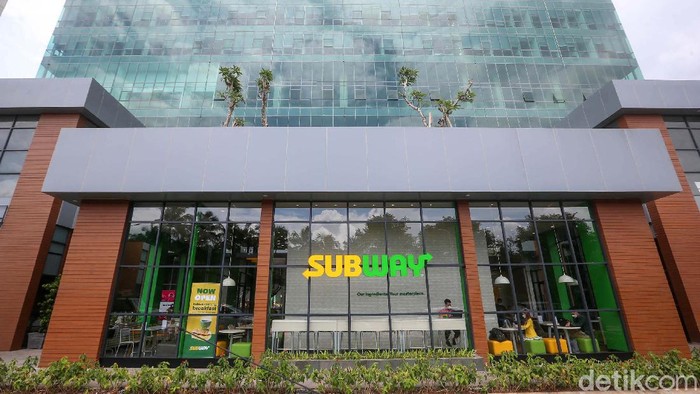 Jaringan restoran Subway membuka gerai di Citywalk Elvee Karawaci, Kabupaten Tangerang. Ini menjadi tempat nongkrong baru anak muda di Tangerang.