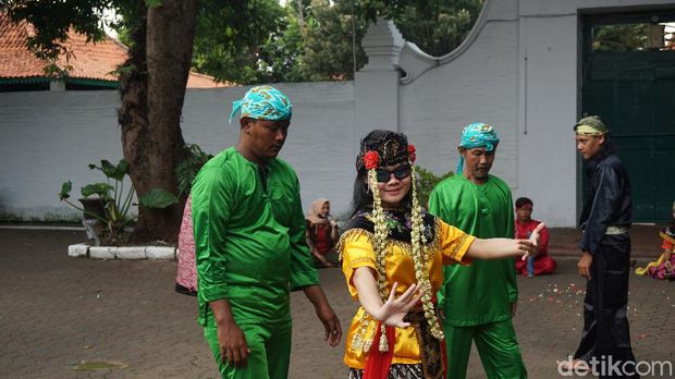 Tari Sintren yang bernuansa mistis dari Cirebon