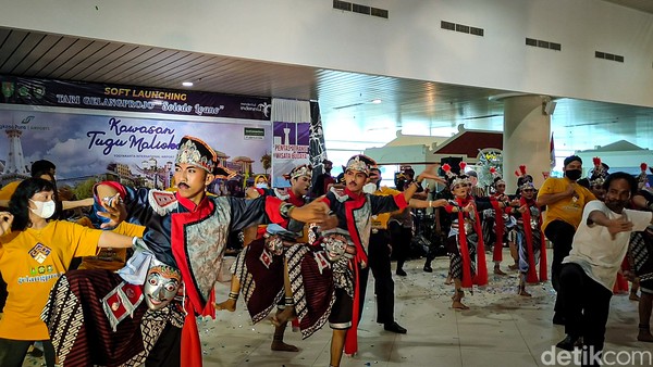 Tambahan atraksi budaya ini diharapkan bisa menarik minat wisatawan yang berkunjung ke wilayah DIY dan Jawa Tengah, ihwal khusus di sekitar kawasan Zona Otorita Borobudur. Tambahan atraksi budaya ini diharapkan bisa menarik minat wisatawan yang berkunjung ke wilayah DIY dan Jawa Tengah, ihwal khusus di sekitar kawasan Zona Otorita Borobudur.