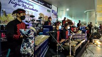 Tarian ini mengandung 3 unsur yang mewakili tarian khas masing-masing daerah.