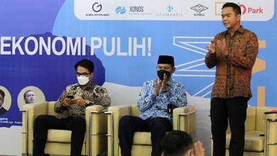 Webinar UKM Bangkit, Ekonomi Tumbuh