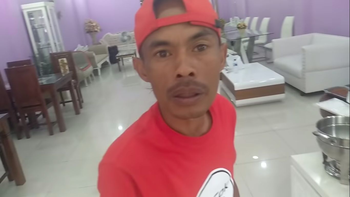 Coba Promosikan Restoran, Ade Londok Malah Diusir sama Pemilik Restonya