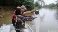 Nina mengaku senang bisa diundang ke Amsterdam berkat aktivitas membahas isu lingkungan khususnya persoalan sampah plastik dan sachet. Nina juga senang aktivitasnya bisa bermanfaat bagi semua orang.
