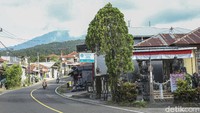 Air Terjun Gitgit terletak di Desa Gitgit, Kecamatan Sukasada, Kabupaten Buleleng. Air terjun ini merupakan salah satu air terjun terkenal di kawasan Bali Utara.