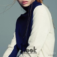 Jung Ho Yeon yang dikenal lewat drama Squid Game adalah model internasional sebelum jadi aktris. Wajahnya sering terpampang di berbagai majalah fashion dan runway brand-brand terkenal. Foto: Dok. Soompi