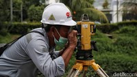Ericson menjelaskan, lingkup pekerjaan pembangunan polder pada masing-masing lokasi bervariasi di antaranya pembangunan pompa baru (dan kelengkapannya), penambahan/peningkatan kapasitas pompa, pembangunan storage, saringan sampah, pembangunan pintu air, parapet, dan perkuatan tanggul.  