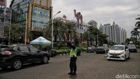 Perlu diketahui dampak dari pembangunan ini adalah ada pengalihan arus, tetapi warga tidak perlu khawatir jika ingin ke Mal Artha Gading, karena masih bisa lewat jalur alternatif Jalan Artha Gading Selatan.  