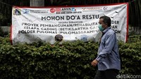 Ericson menjelaskan, lingkup pekerjaan pembangunan polder pada masing-masing lokasi bervariasi di antaranya pembangunan pompa baru (dan kelengkapannya), penambahan/peningkatan kapasitas pompa, pembangunan storage, saringan sampah, pembangunan pintu air, parapet, dan perkuatan tanggul.  