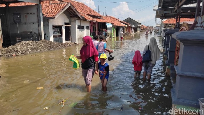 Banjir rob di Brebes, Selasa (30/11/2021)