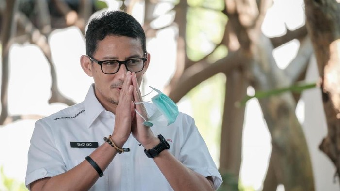 Bantuan Pemerintah bagi Usaha Pariwisata (BPUP) tahun 2021 bagi pelaku pariwisata dan ekonomi kreatif. Pelaku parekraf yang mendapatkan bantuan adalah pelaku usaha 6 jenis usaha yaitu agen perjalanan wisata, biro perjalanan wisata, spa, hotel melati, homestay, dan penyediaan akomodasi lainnya.