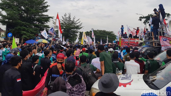 Demo buruh di Banten