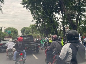 Lalin Sidoarjo ke Surabaya Atau Sebaliknya Macet Total Dampak Buruh Penuhi Jalan