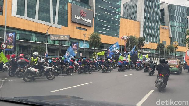 demo buruh macetkan exit tol waru