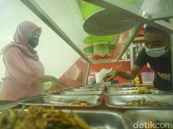 DKI PPKM Level 2, Makan di Warteg Maksimal 60 Menit!