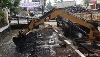 Pengerukan sedimentasi ini dilakukan untuk meminimalisir banjir di kawasan tersebut. 