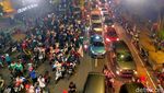 Foto-foto Buruh Blokade Jalan di Surabaya