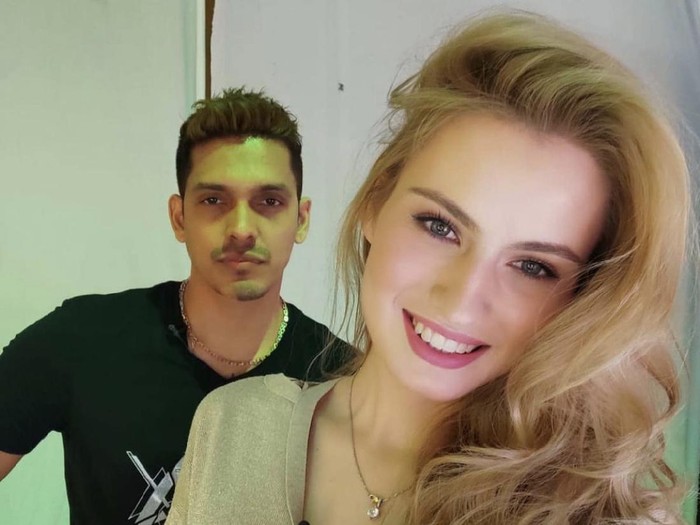 Foto pasangan Robby dan Natasya Shine. Foto pasangan Robby dan Natasya Shine.