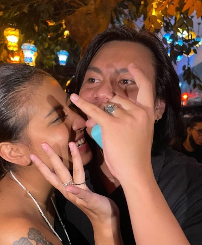 Gangga dan Awkarin Kompak Kulineran, 10 Momen Ini Buktinya