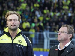 Seperti Pak Guru Van Gaal, Profesor Rangnick juga punya pengaruh besar. Karier melatih Thomas Tuchel tak lepas dari peran serta Rangnick. Gaya melatih Juergen Klopp pun konon ikut dipengaruhi visi Rangnick. Foto: AFP/BARTEK WRZESNIOWSKI