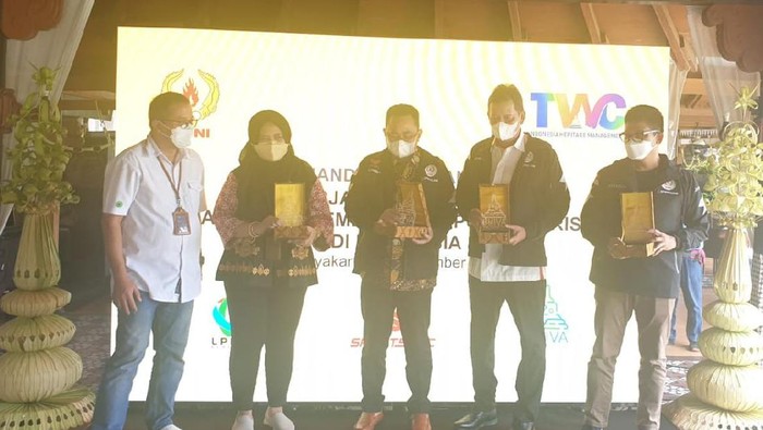 Kerja Keras Kemenpora Kembangkan Sport Tourism Lembaga Pengelola Dana dan Usaha Keolahragaan (LPDUK) Kemenpora menandatangani MoU Kerjasama Sinergi Pengembangan Sport Tourisme di Indonesia.