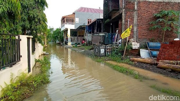 Kondisi banjir di Desa Golantepos, Kecamatan Mejobo, Kudus, Selasa (30/11/2021) sore.
